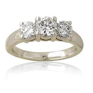 ОБРУЧАЛЬНЫЕ КОЛЬЦА С КАМНЕМ ФОТО