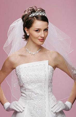 СВАДЕБНЫЕ ПРИЧЁСКИ С ДИАДЕМОЙ: ФОТО!