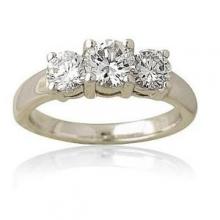 ОБРУЧАЛЬНЫЕ КОЛЬЦА С КАМНЕМ ФОТО